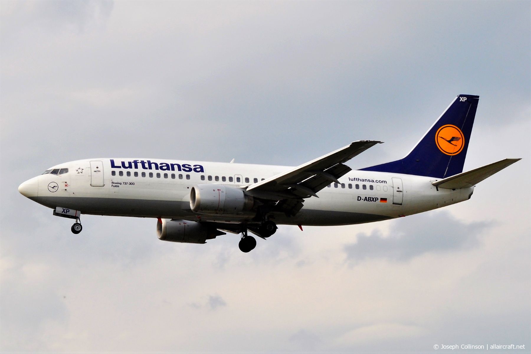 D-ABXP · Boeing 737-330 · (LHR / EGLL)