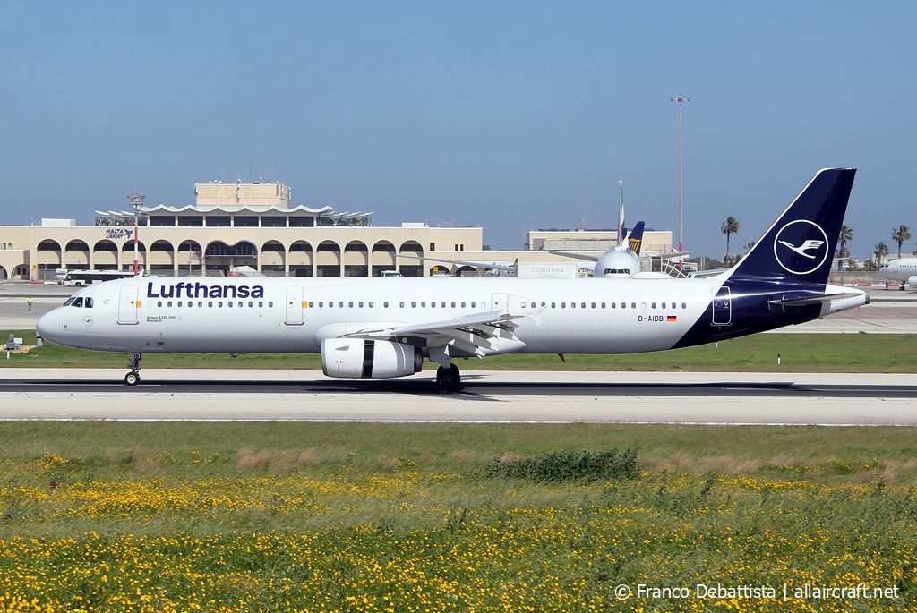 D-AIDB · Airbus A321-231 · (MLA / LMML)
