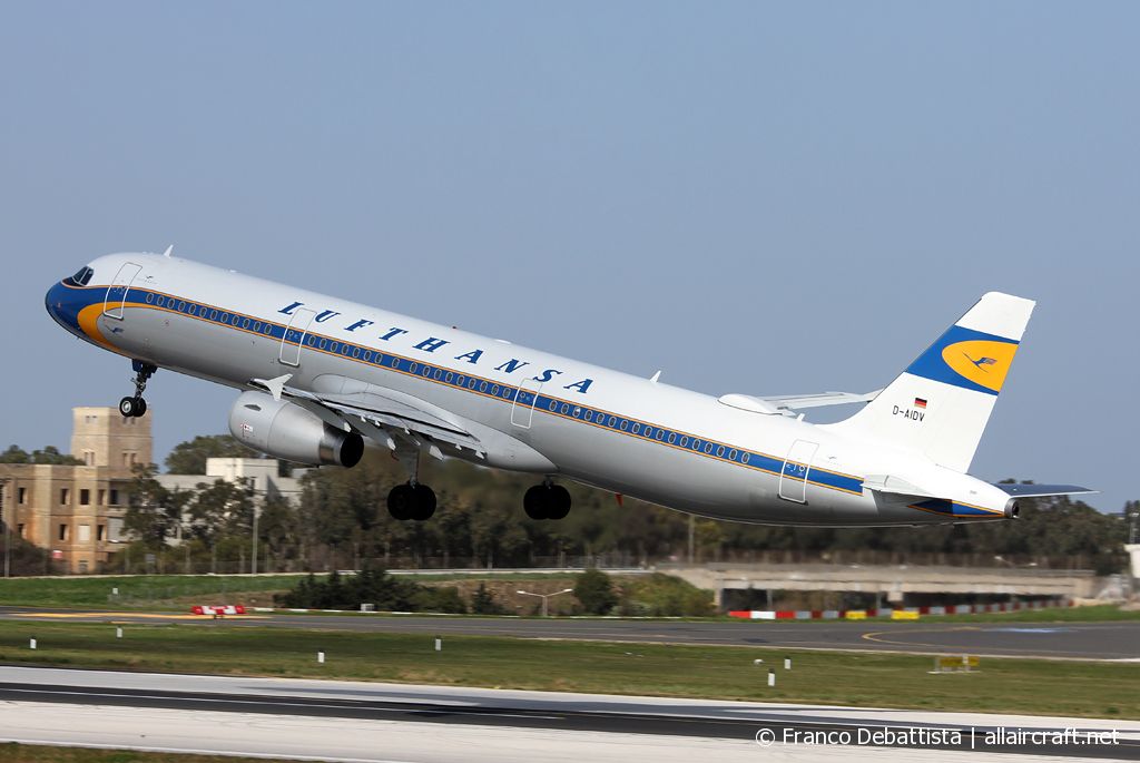 D-AIDV · Airbus A321-231 · (MLA / LMML)