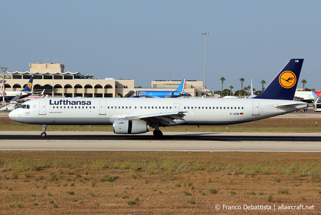 D-AIDW · Airbus A321-231 · (MLA / LMML)
