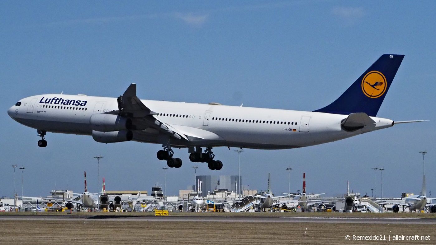 D-AIGM · Airbus A340-313 · (LIS / LPPT)
