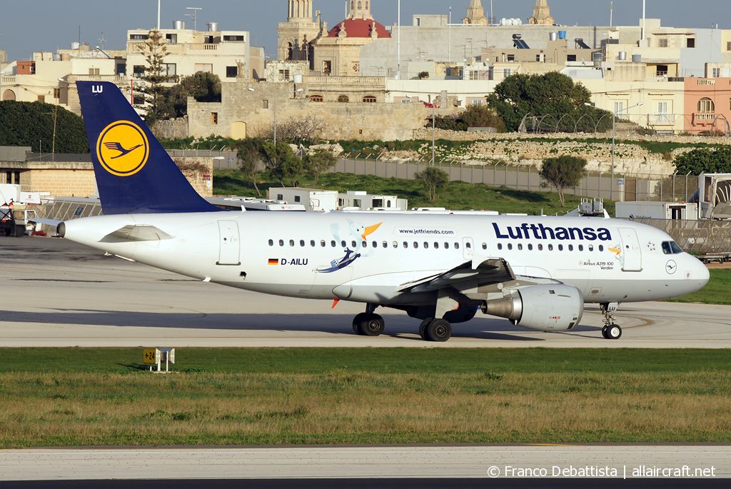 D-AILU (744) 1997 Airbus A319-114