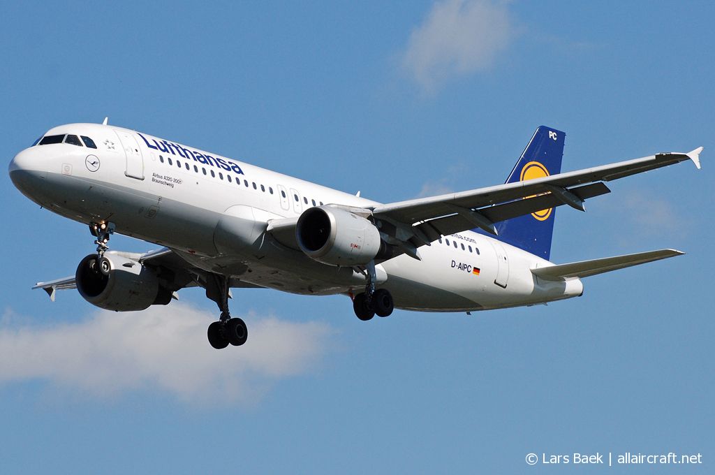 D-AIPC (071) 1989 Airbus A320-211