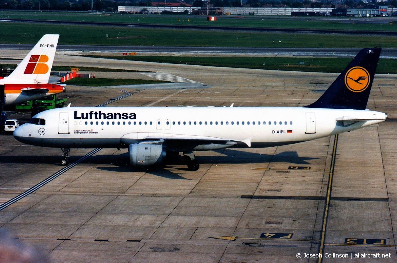 D-AIPL · Airbus A320-211 · (LHR / EGLL)