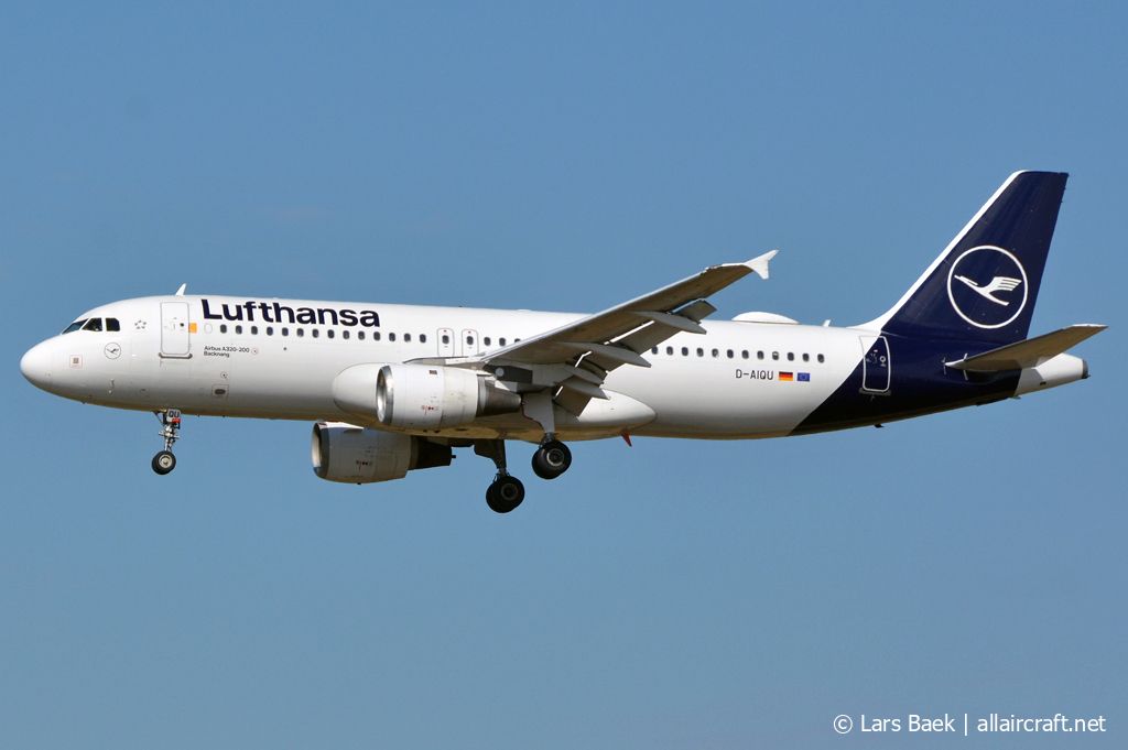 D-AIQU (1365) 2000 Airbus A320-211