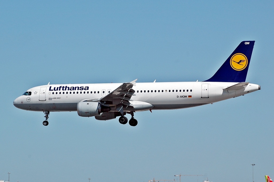 D-AIQW · Airbus A320-211 · (LIS / LPPT)