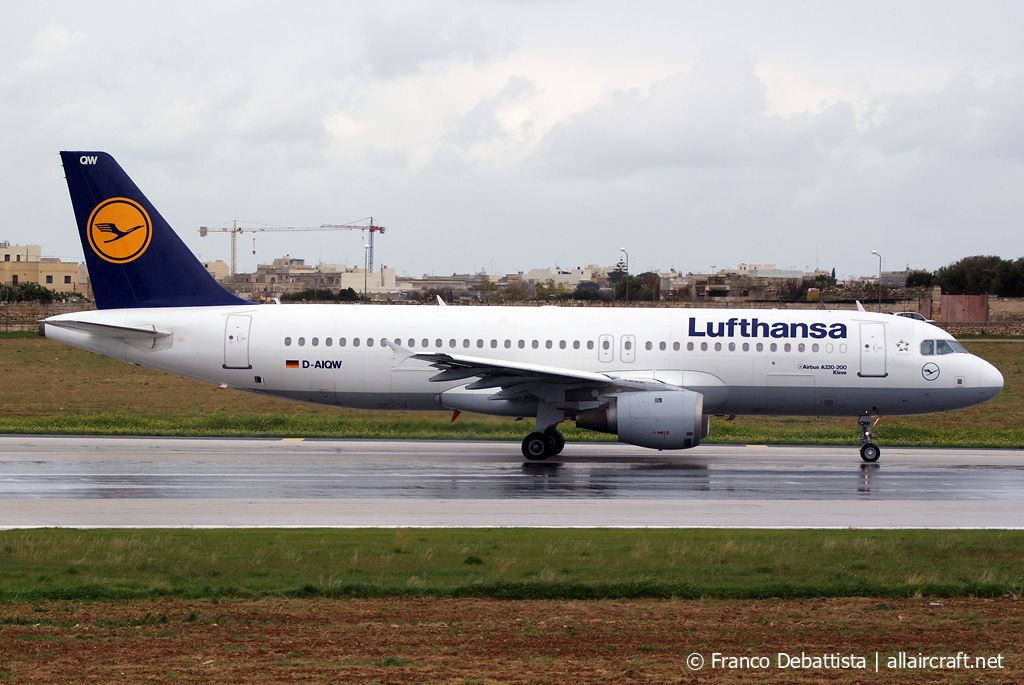 D-AIQW · Airbus A320-211 · (MLA / LMML)
