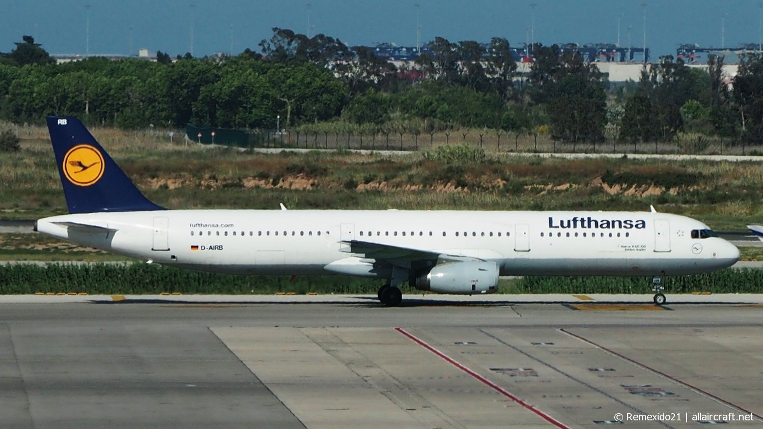 D-AIRB · Airbus A321-131 · (BCN / LEBL)