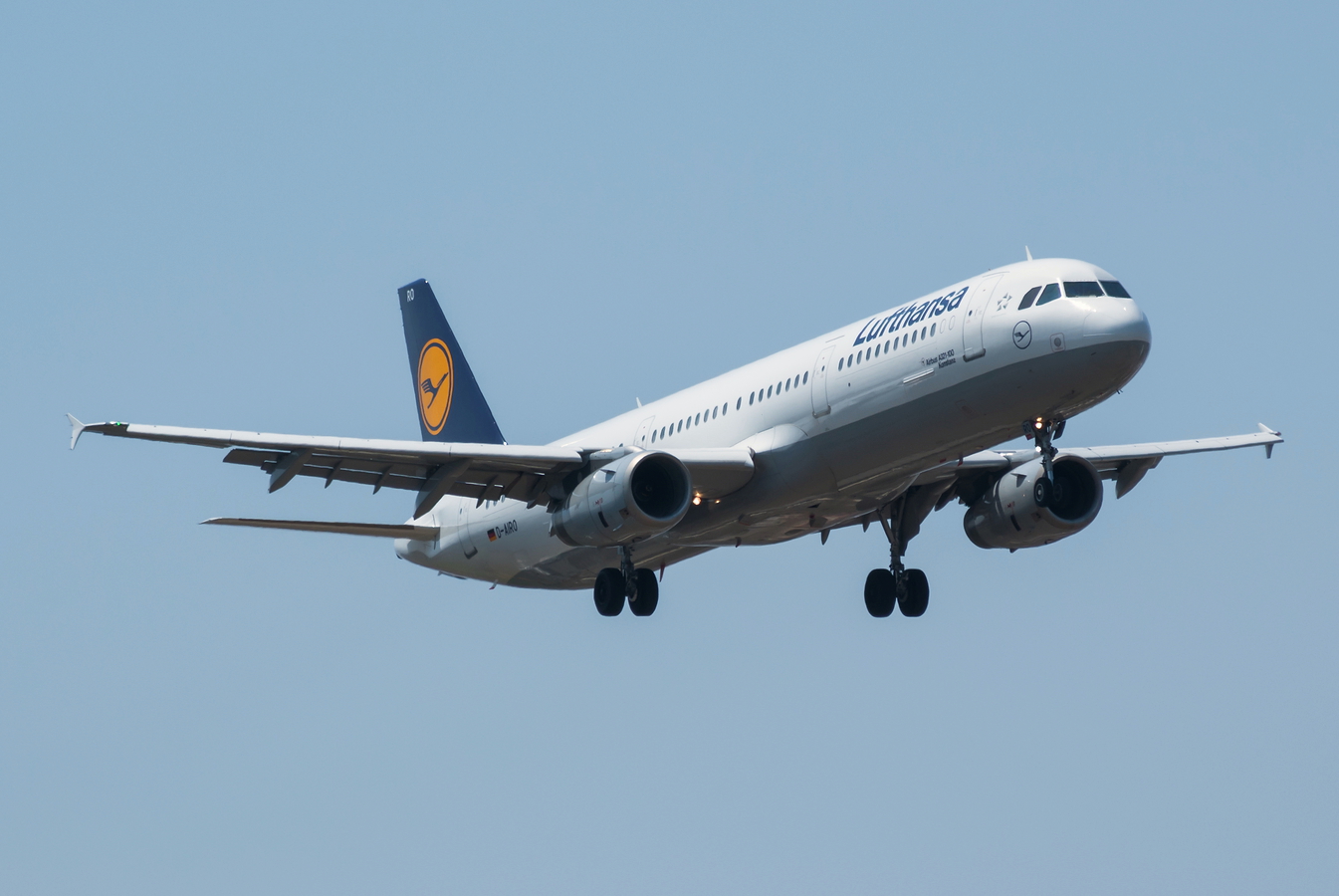 D-AIRO · Airbus A321-131 · (OPO / LPPR)