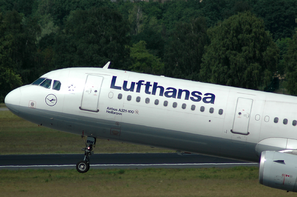 D-AIRW · Airbus A321-131 · (TXL / EDDT)