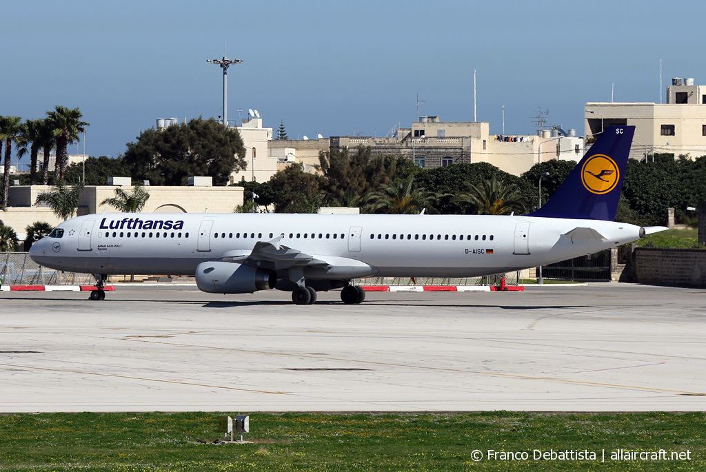 D-AISC · Airbus A321-231 · (MLA / LMML)