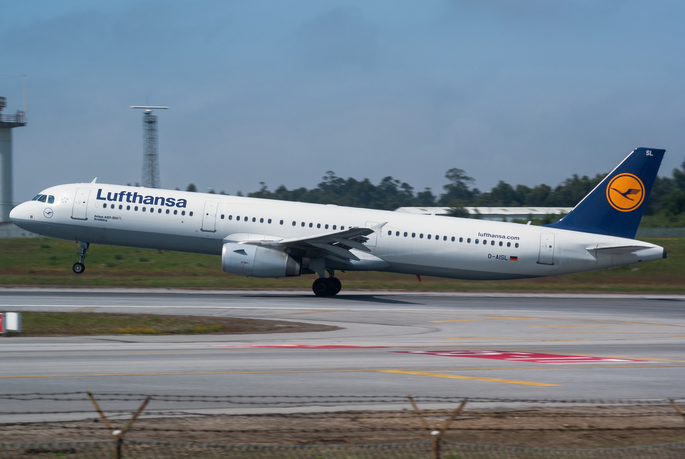 D-AISL · Airbus A321-231 · (OPO / LPPR)