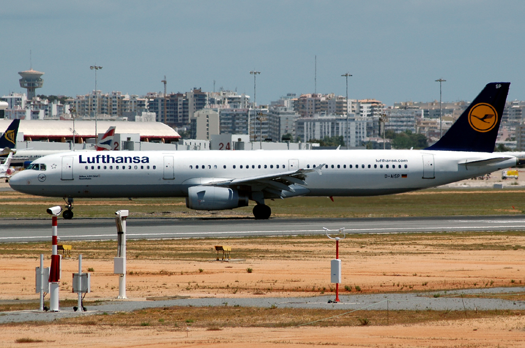 D-AISP · Airbus A321-231 · (FAO / LPFR)