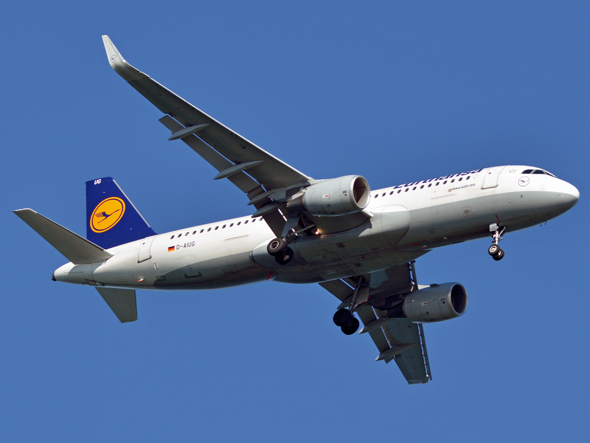 D-AIUG · Airbus A320-214 · (CPH / EKCH)