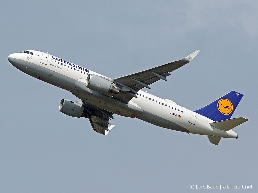 D-AIUP · Airbus A320-214 · (CPH / EKCH)