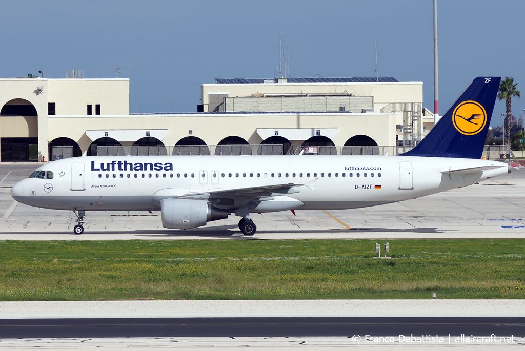 D-AIZF · Airbus A320-214 · (MLA / LMML)