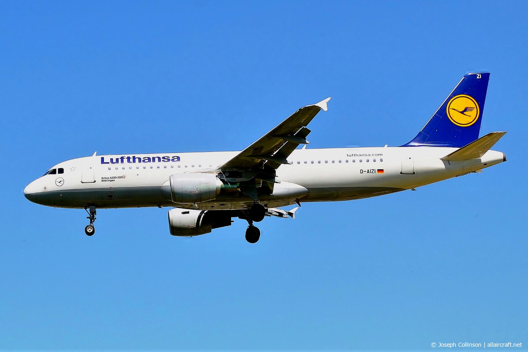 D-AIZI · Airbus A320-214 · (LHR / EGLL)