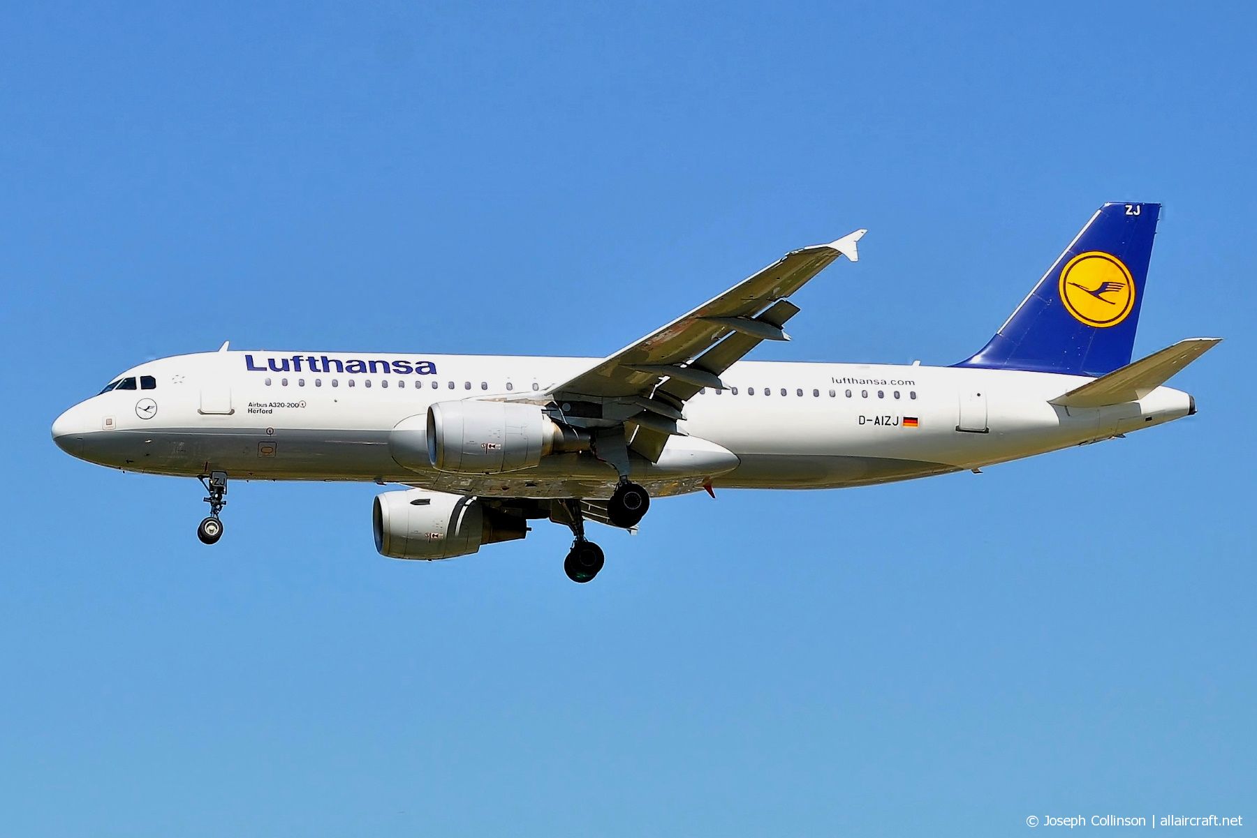 D-AIZJ · Airbus A320-214 · (LHR / EGLL)