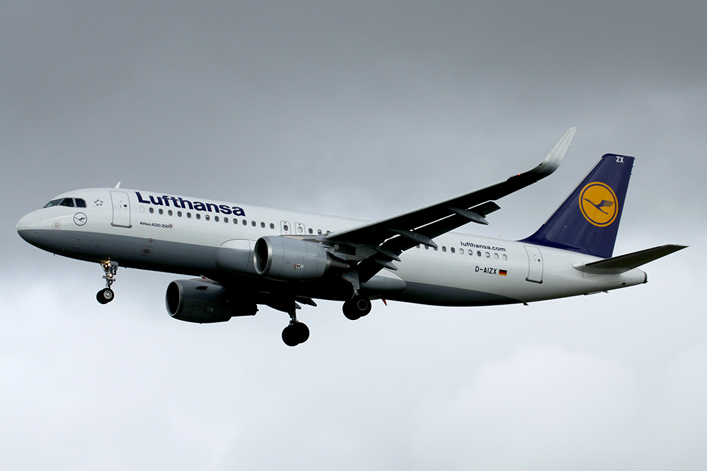 D-AIZX · Airbus A320-214 · (LIS / LPPT)