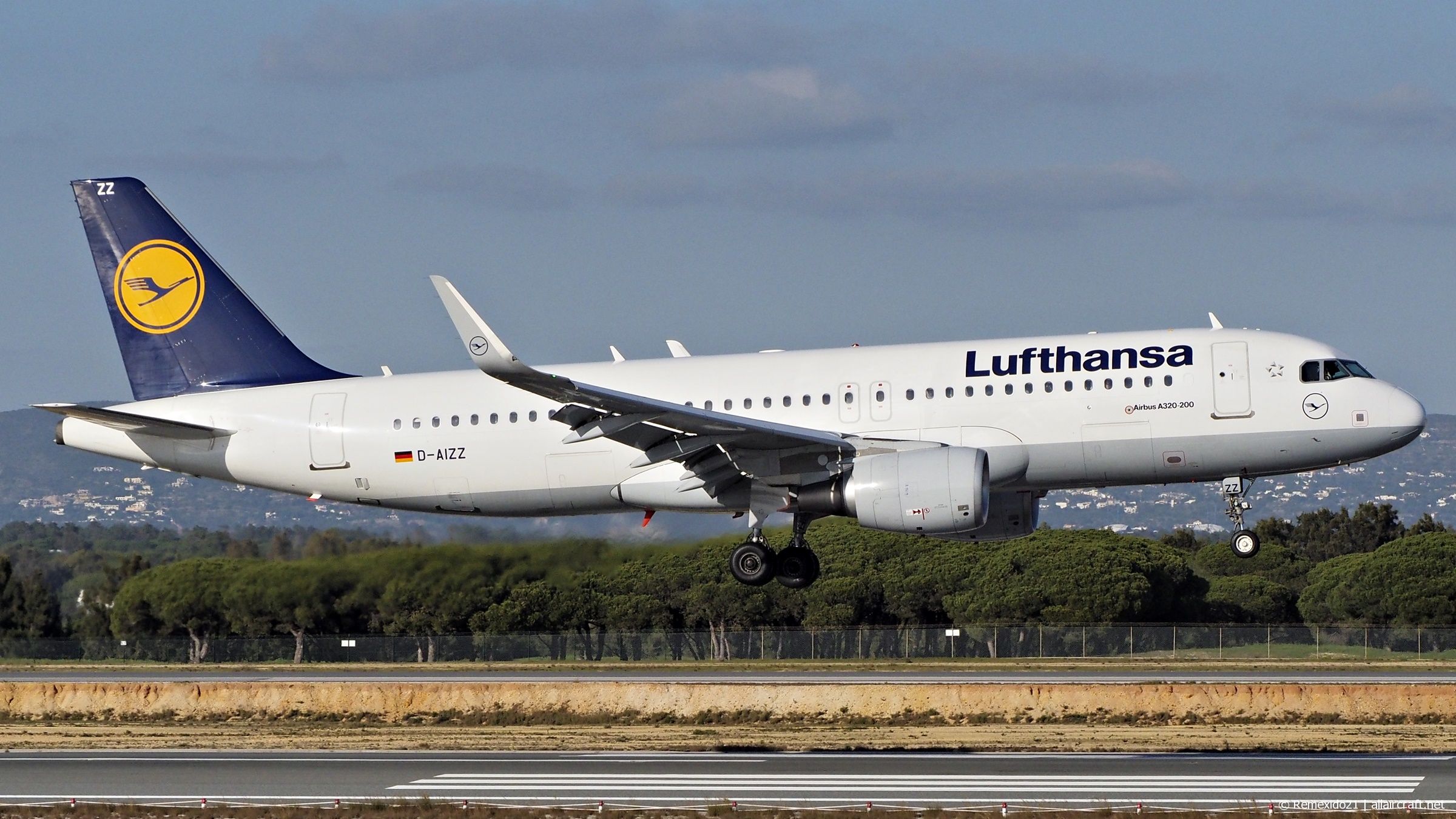 D-AIZZ (5831) 2013 Airbus A320-214