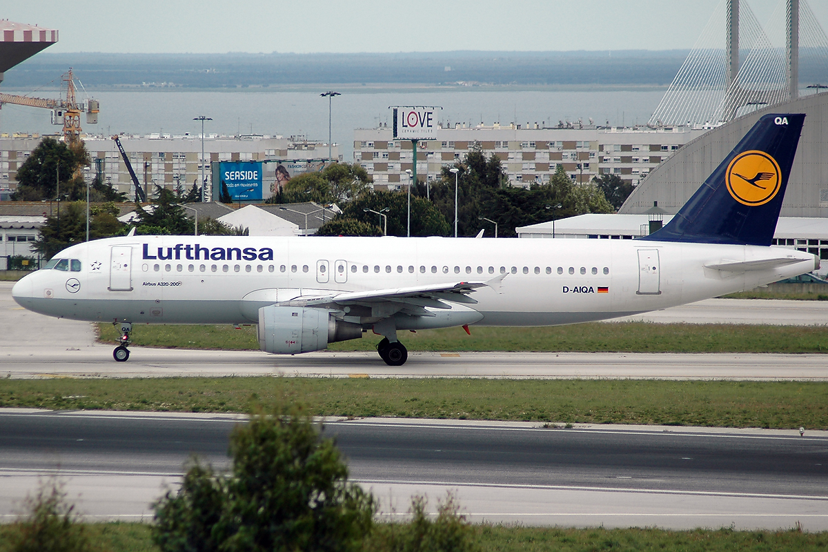 D-AIQA · Airbus A320-211 · (LIS / LPPT)