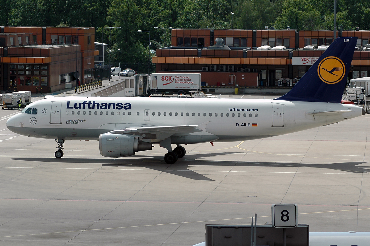 D-AILE, (cn 627), Airbus A319-114
