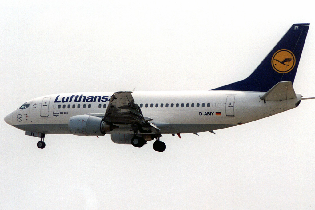 D-ABIY · Boeing 737-530 · (LIS / LPPT)