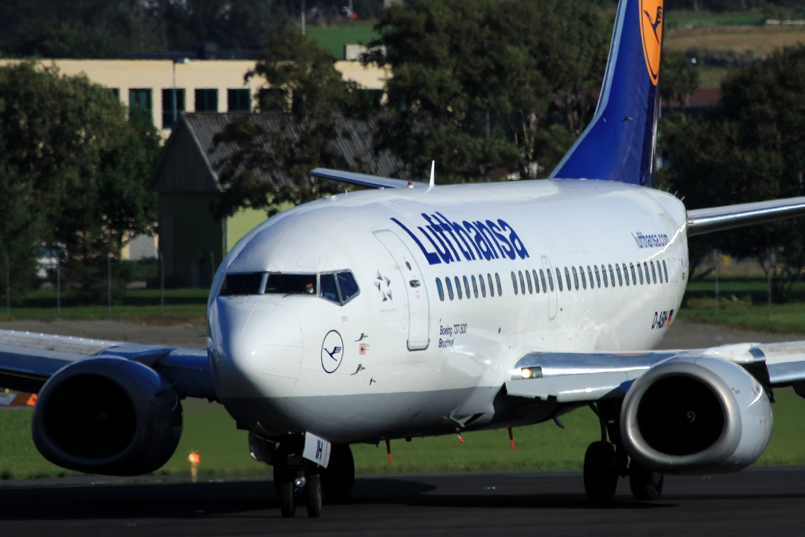D-ABIH, (cn 24821), Boeing 737-530