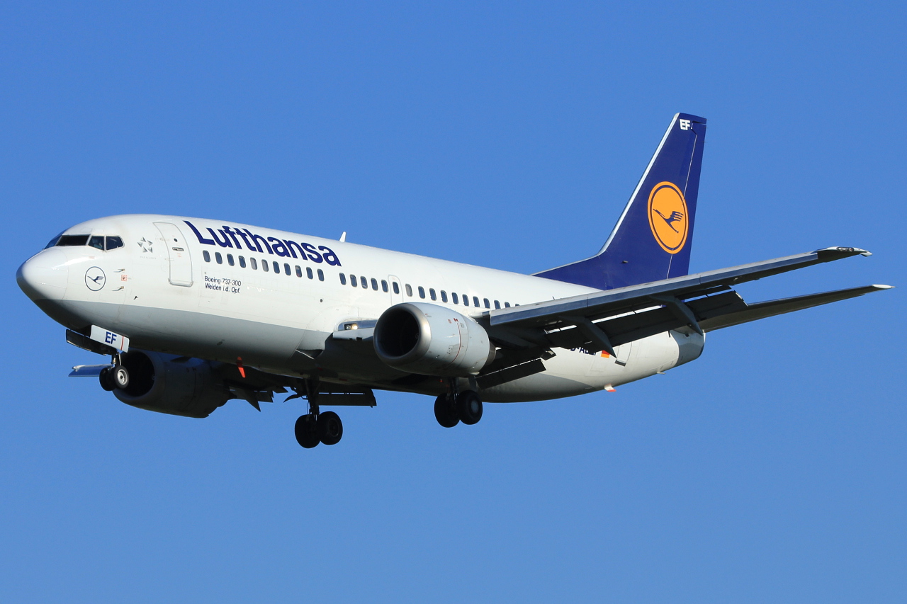 D-ABEF · Boeing 737-330 · (SVG / ENZV)