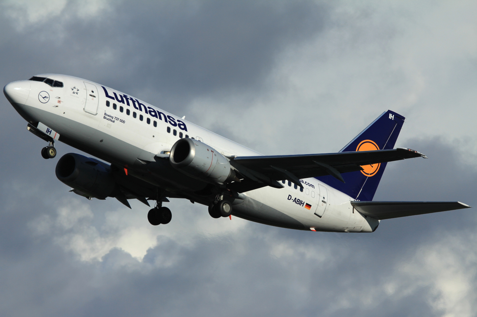 D-ABIH, (cn 24821), Boeing 737-530