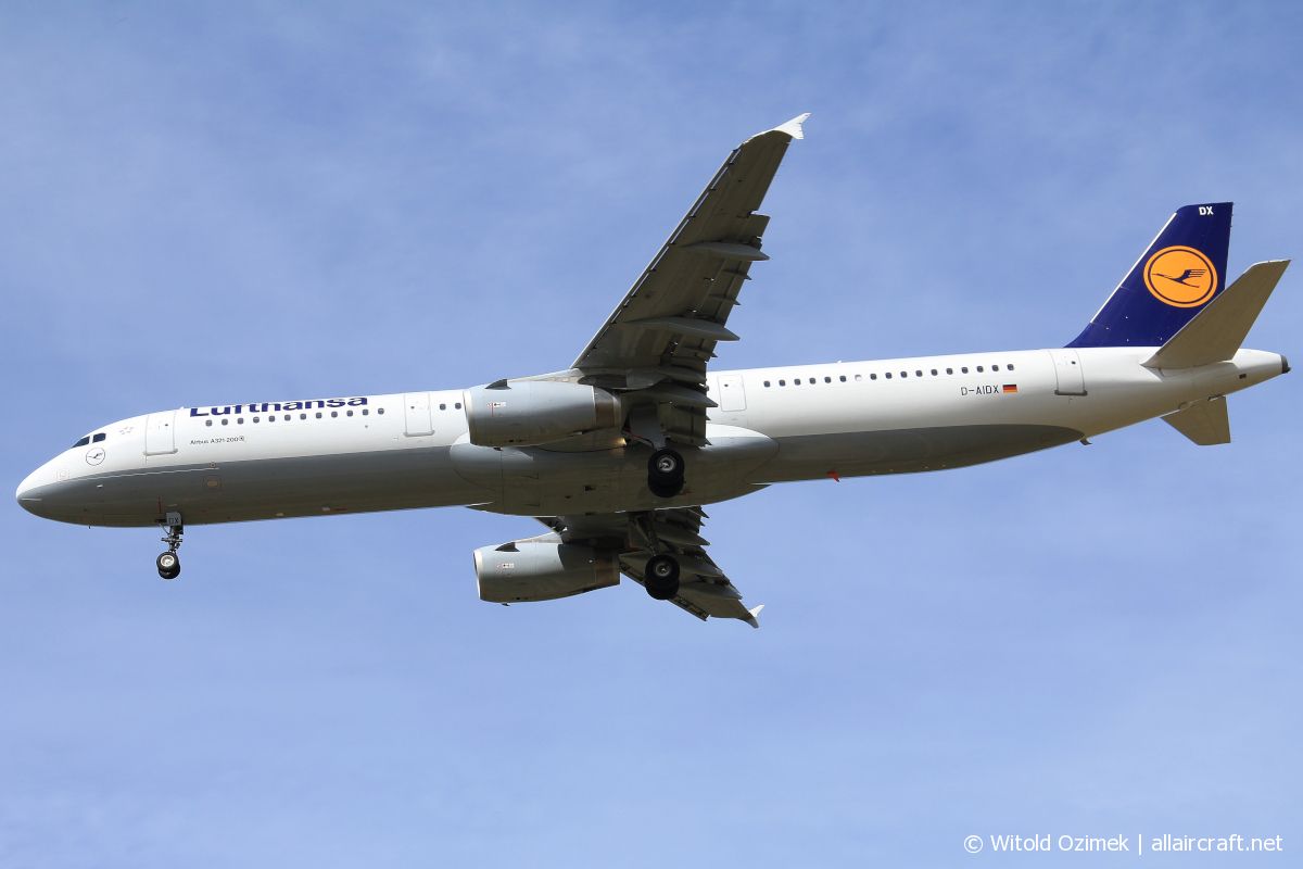D-AIDX (6451) 2015 Airbus A321-231