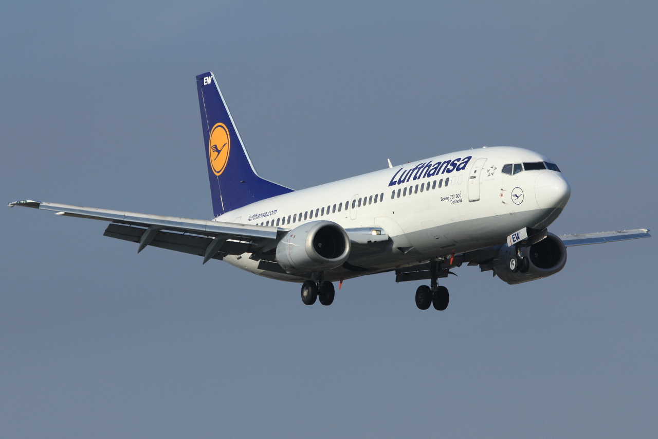 D-ABEW · Boeing 737-330 · (WAW / EPWA)