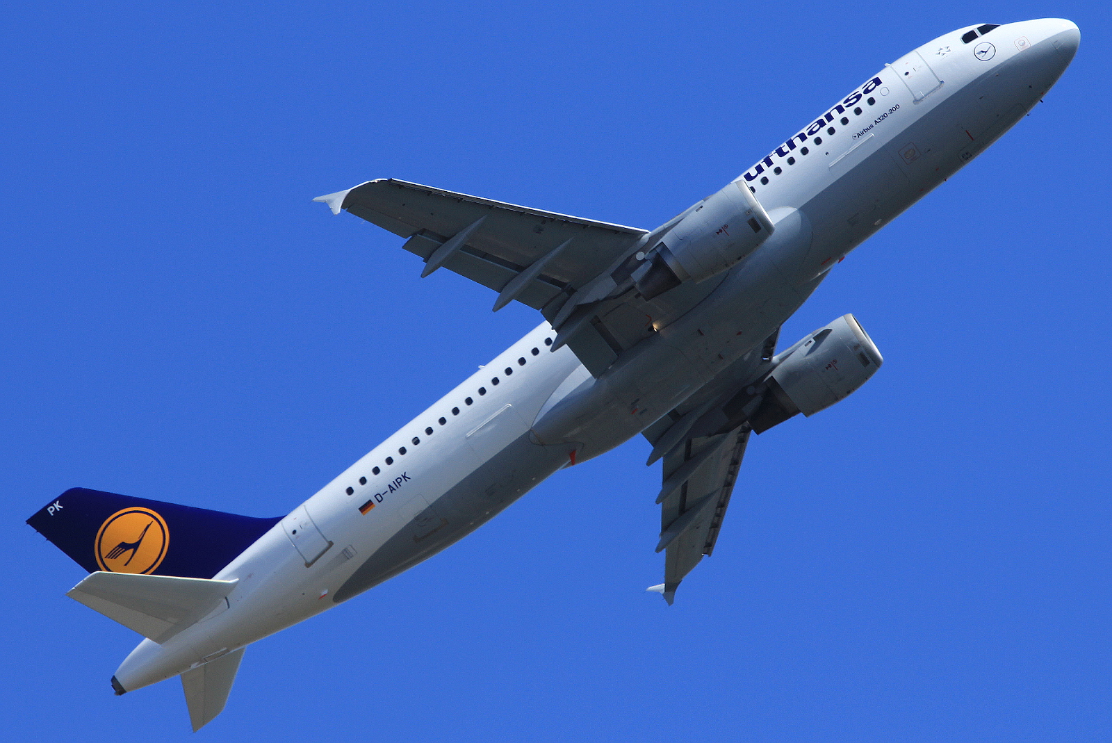 D-AIPK · Airbus A320-211 · (FCO / LIRF)