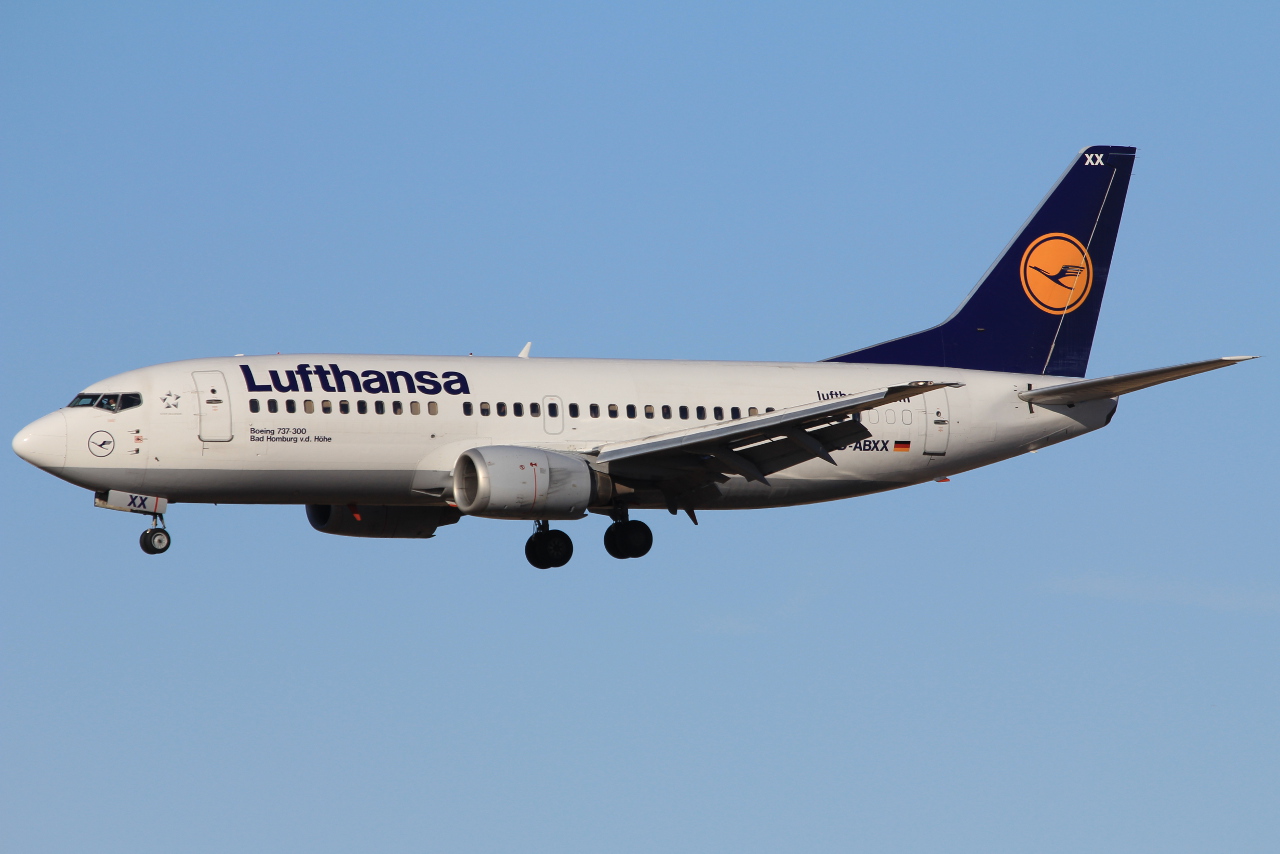D-ABXX (24562) 1989 Boeing 737-330