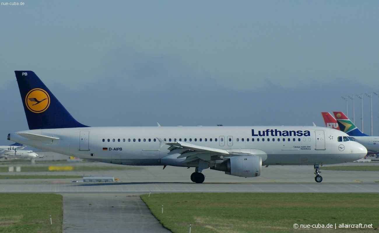 D-AIPB (070) 1989 Airbus A320-211