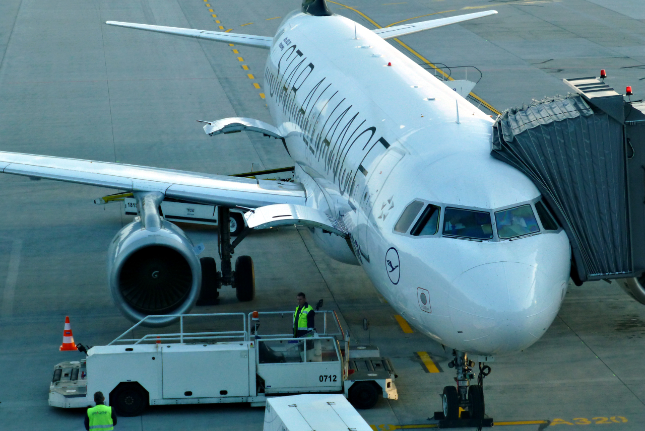 D-AIPC · Airbus A320-211 · (KRK / EPKK)