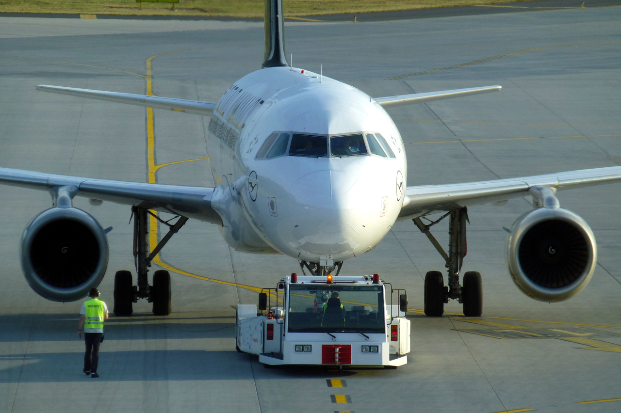D-AIPC · Airbus A320-211 · (KRK / EPKK)