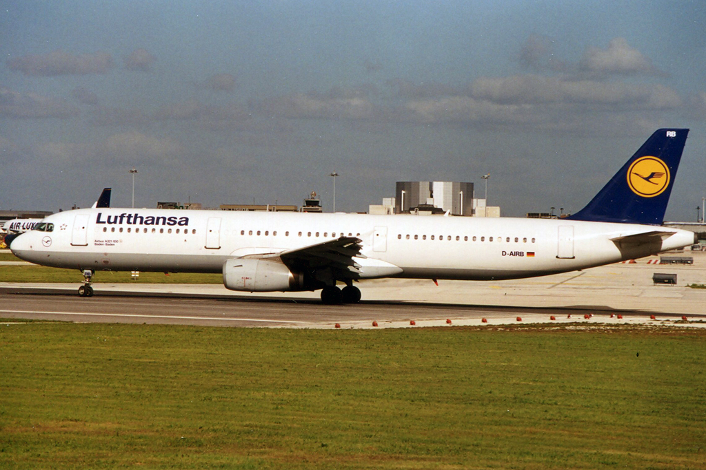 D-AIRB · Airbus A321-131 · (LIS / LPPT)