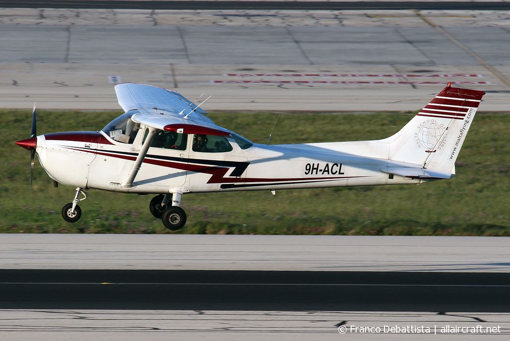 9H-ACL (17260955) Cessna 172M Skyhawk