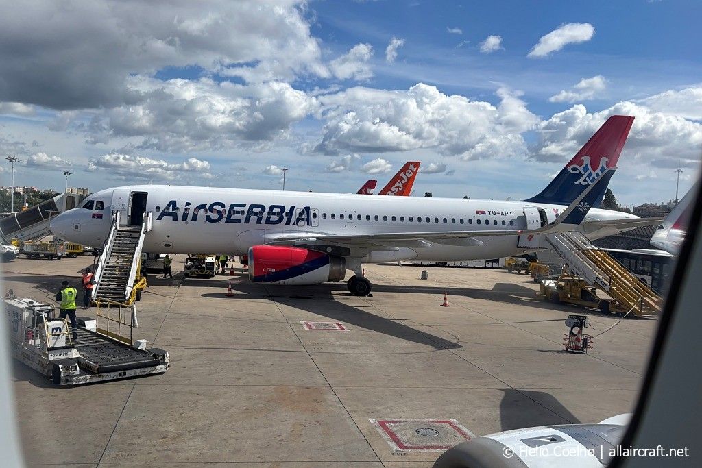 YU-APT (6131) 2014 Airbus A320-232(WL)