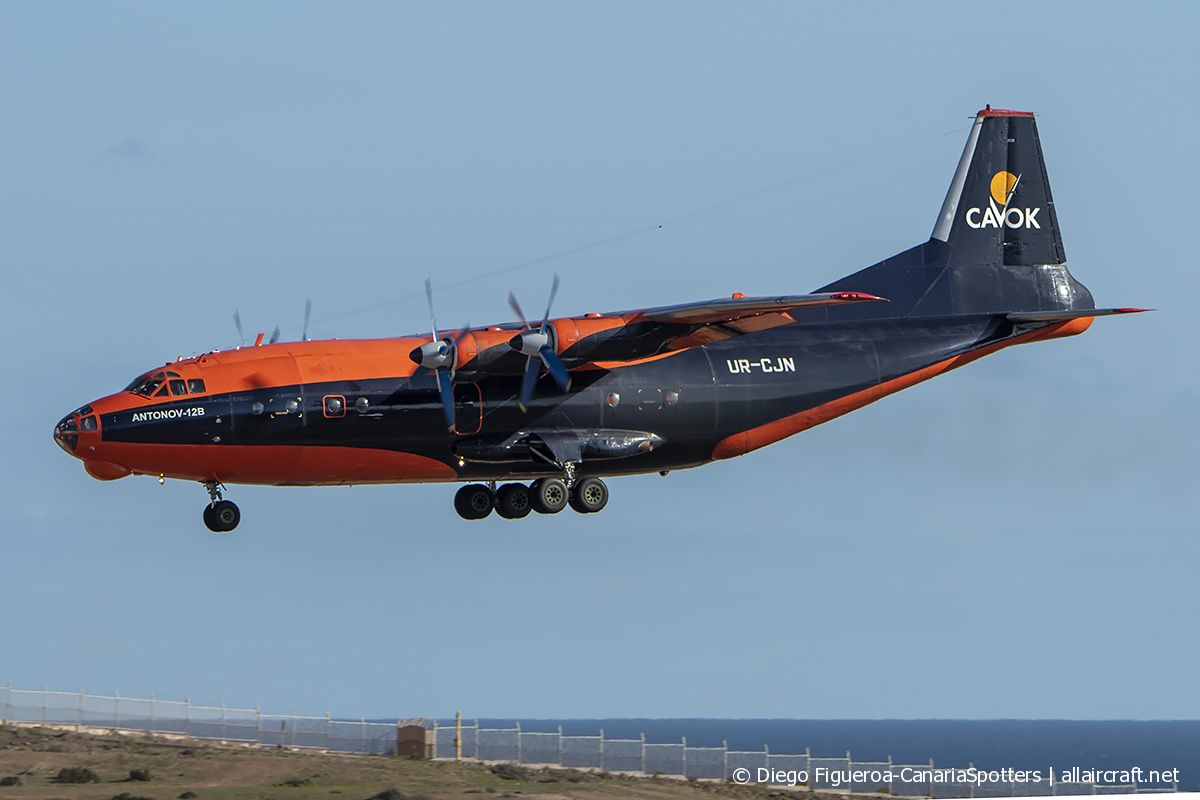 UR-CJN (01348006) Antonov An-12B