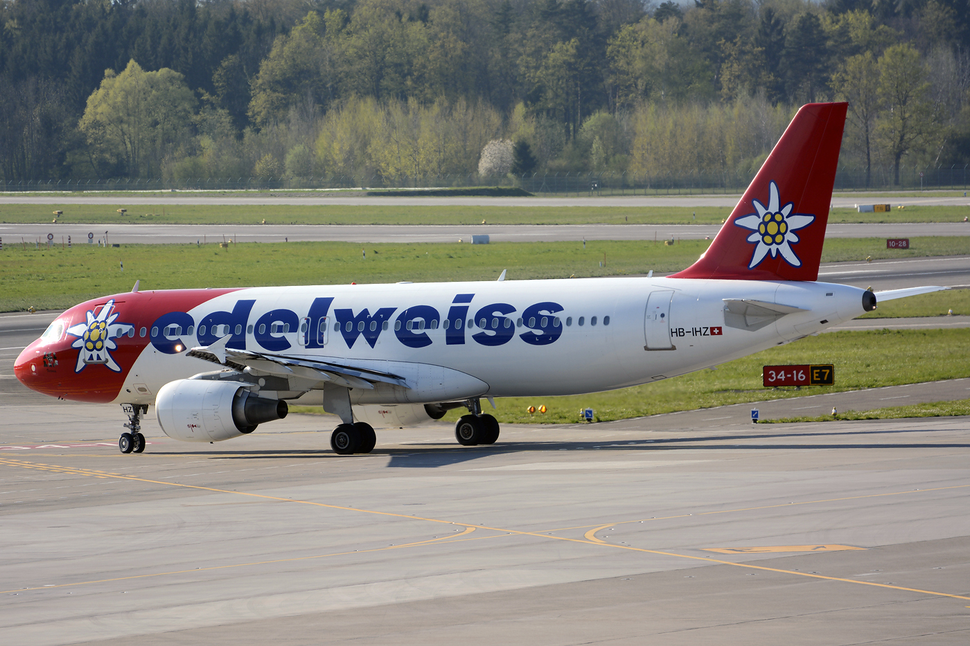 HB-IHZ · Airbus A320-214 · (ZRH / LSZH)