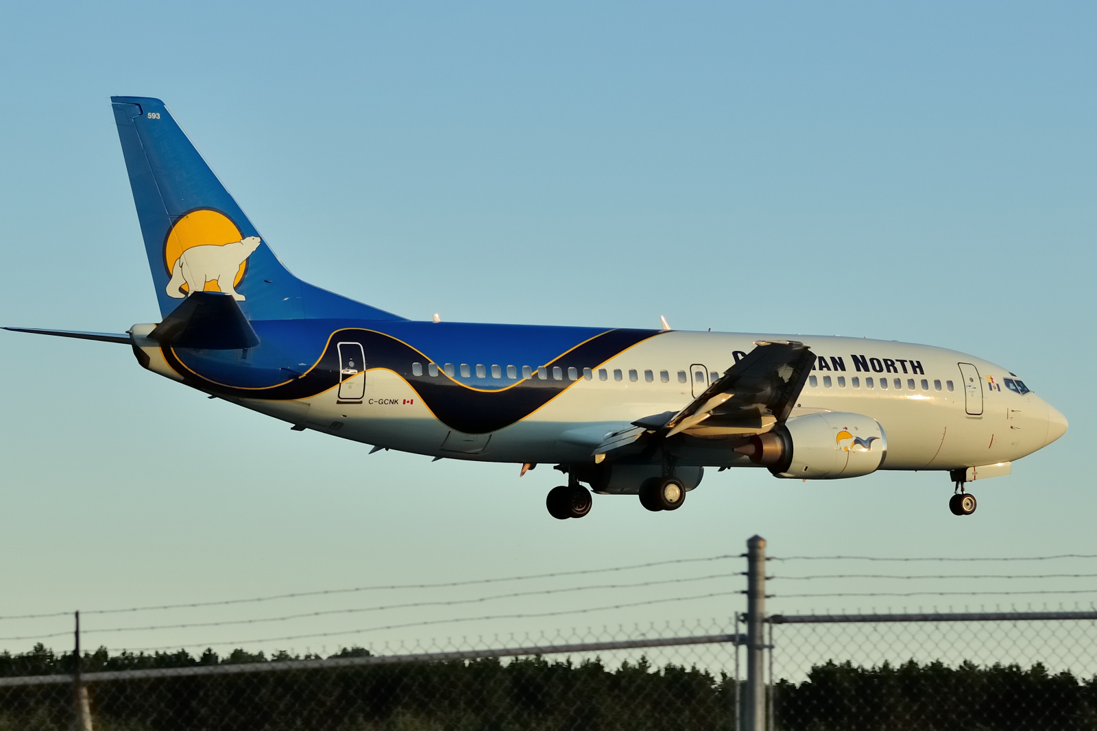 C-GCNK (cn 29189) Boeing 737-36Q