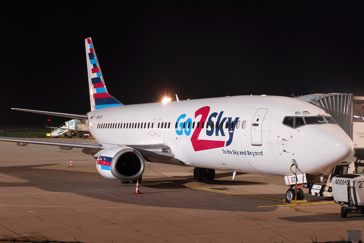 OM-GTA (24332) 1990 Boeing 737-4Q8