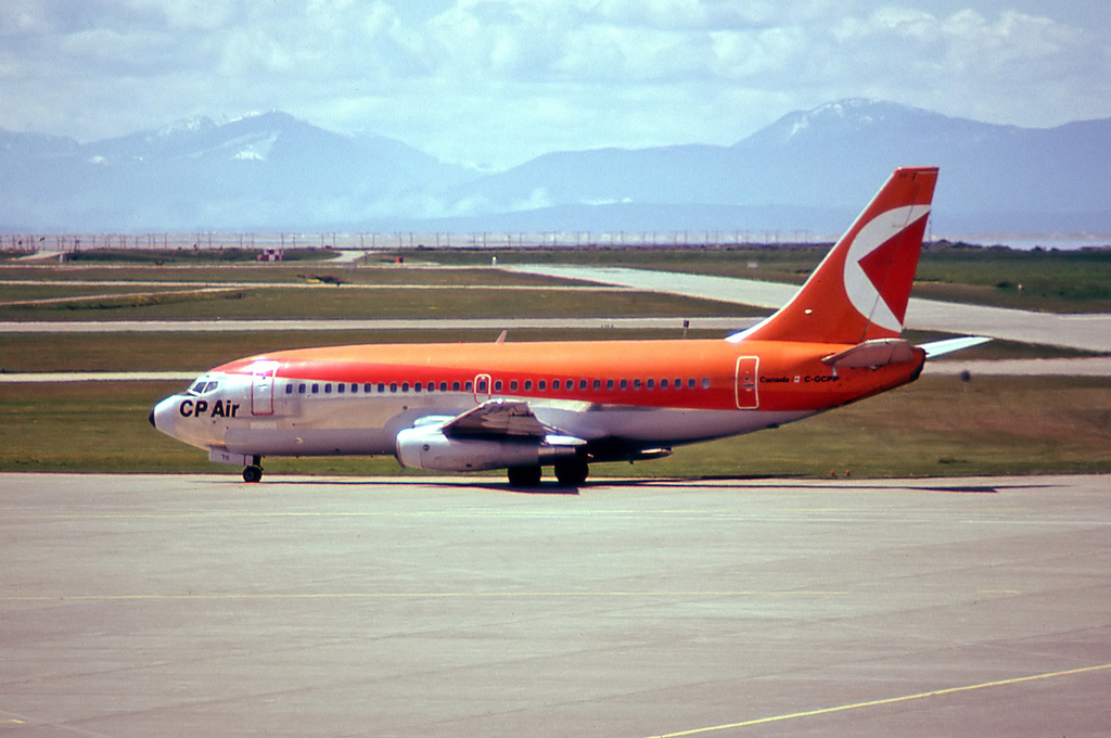C-GCPP · Boeing 737-217/Adv · (YVR / CYVR)