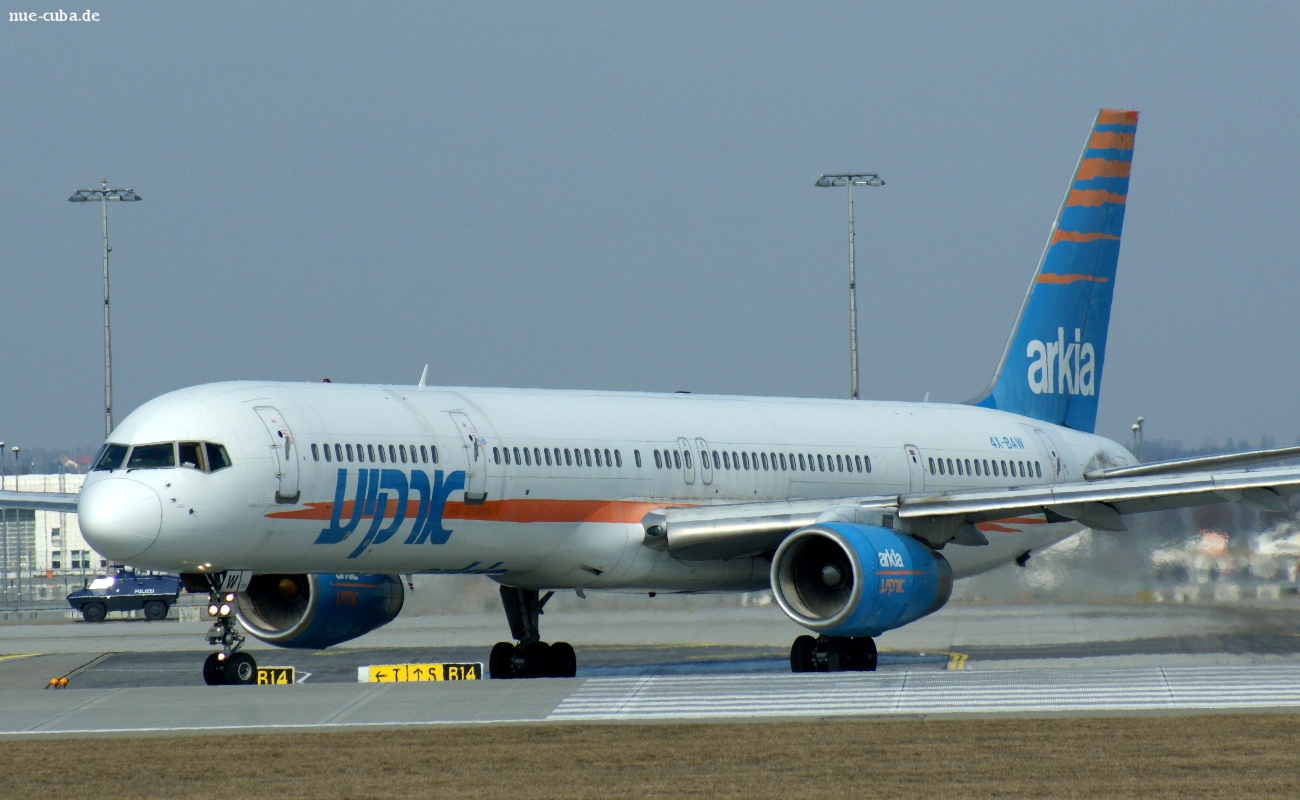 4X-BAW (30179) 2000 Boeing 757-3E7(WL)