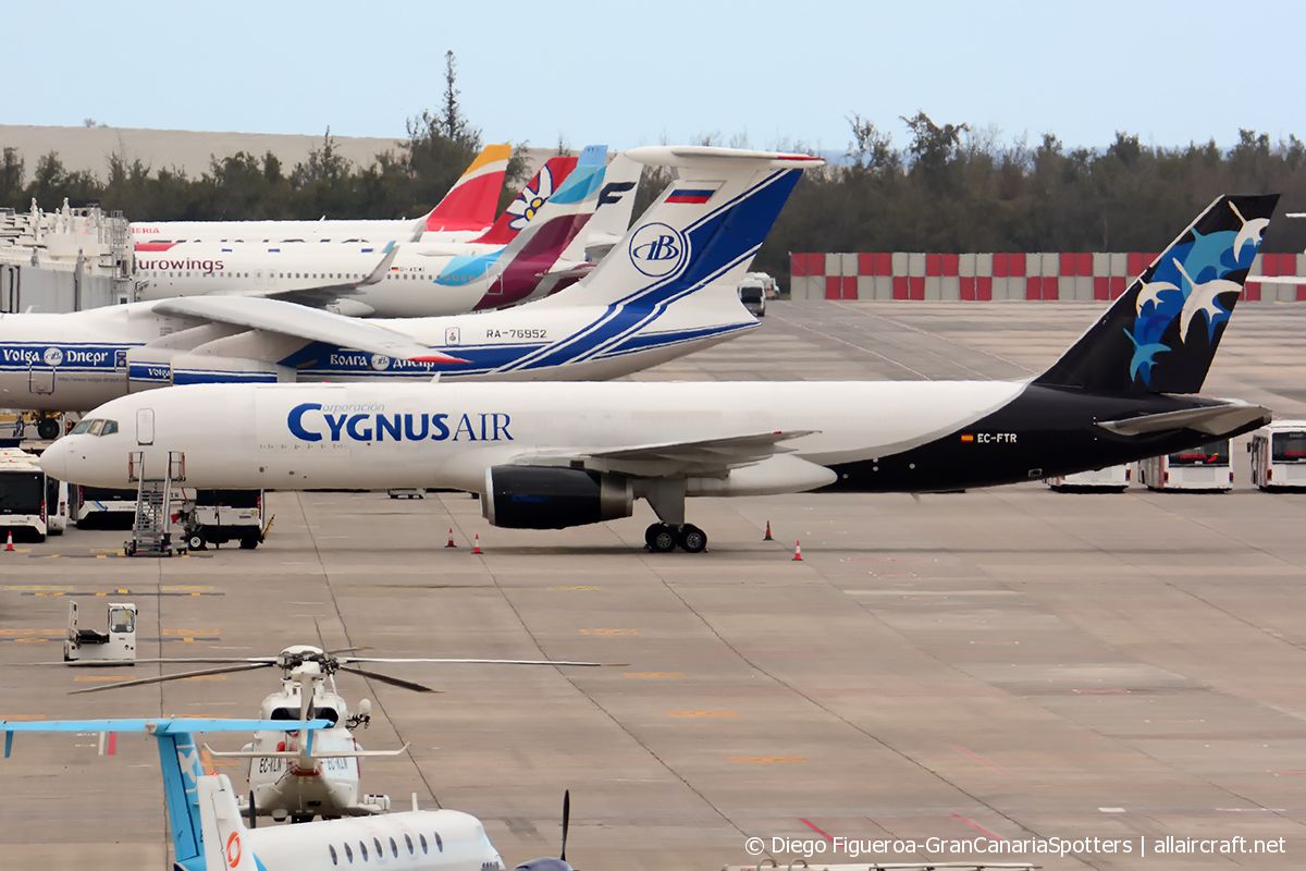 EC-FTR (26239) 1993 Boeing 757-256(PCF)