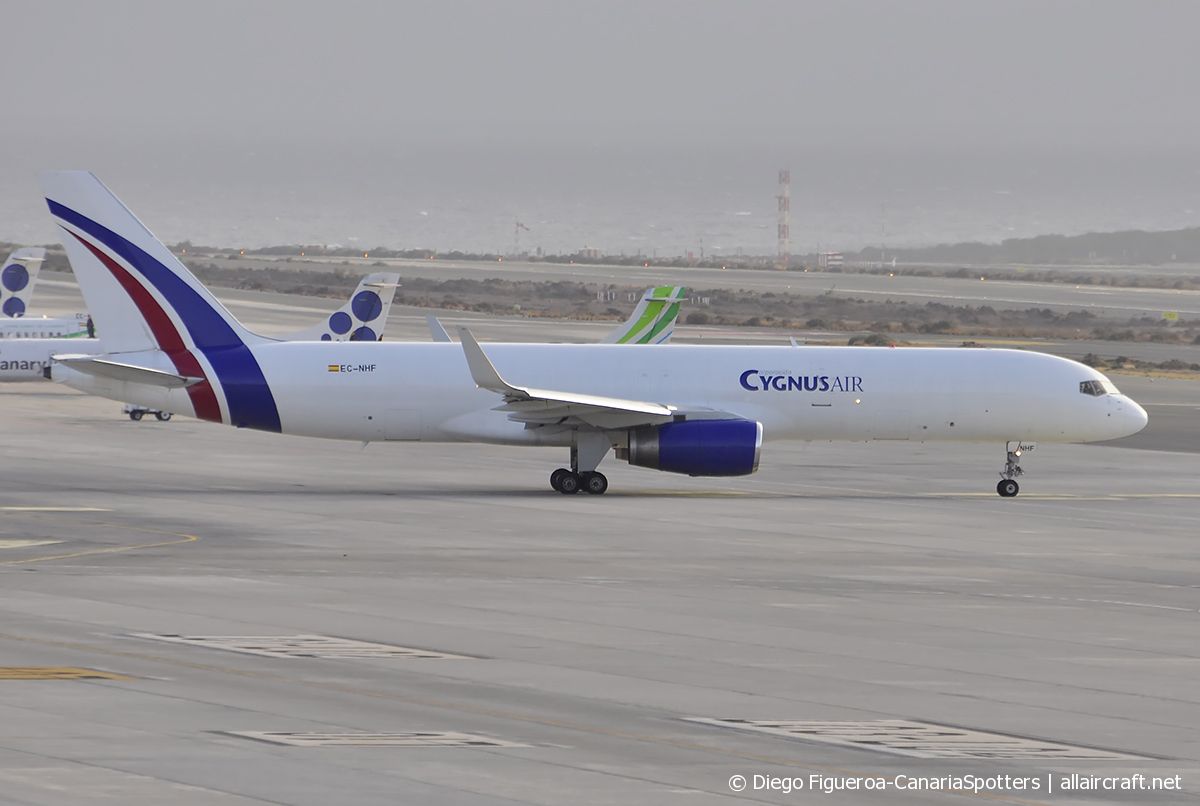 EC-NHF (24613) 1991 Boeing 757-223(PCF)(WL)