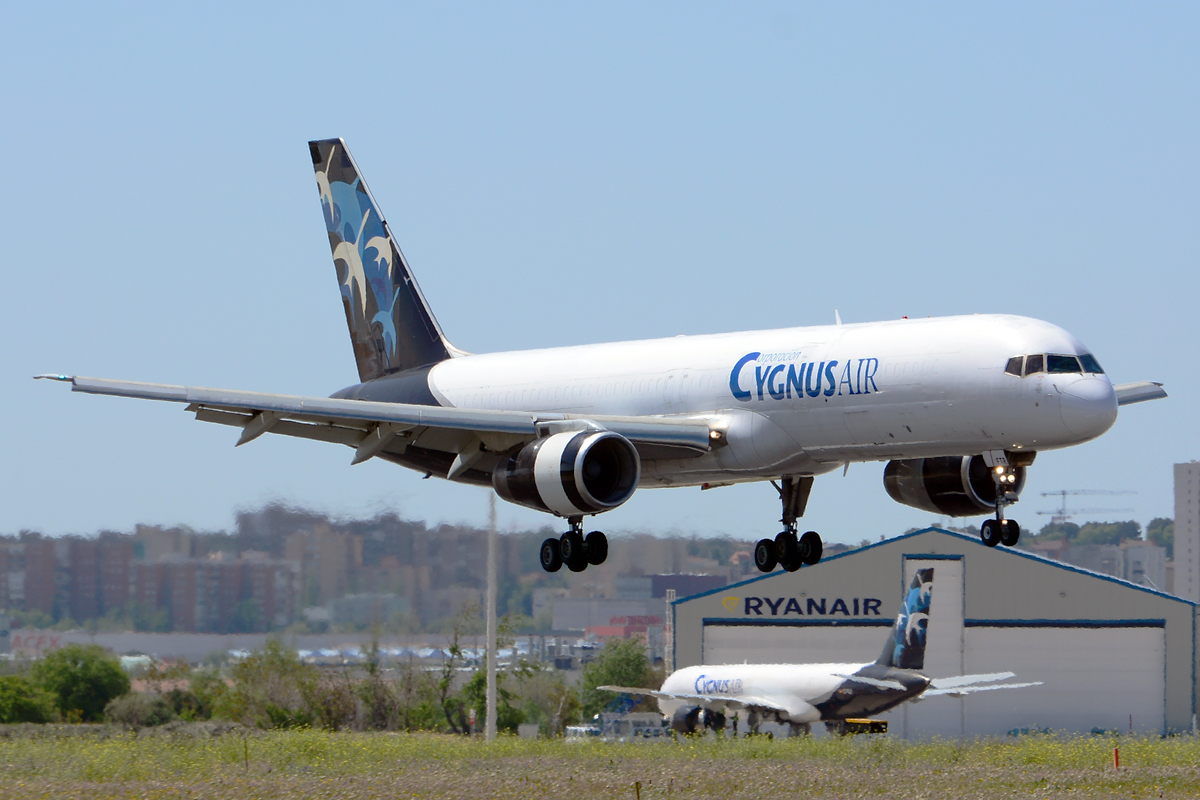 EC-FTR (26239) 1993 Boeing 757-256(PCF)