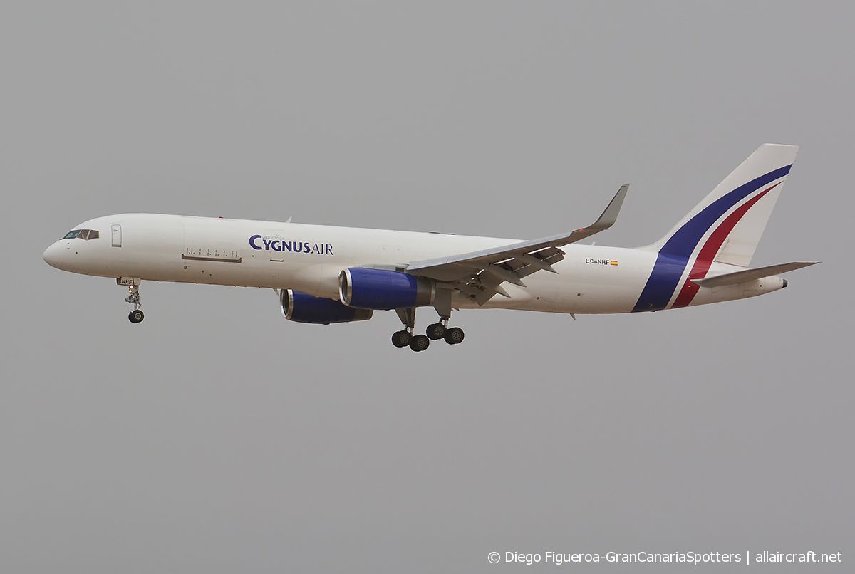 EC-NHF (24613) 1991 Boeing 757-223 PCF WL